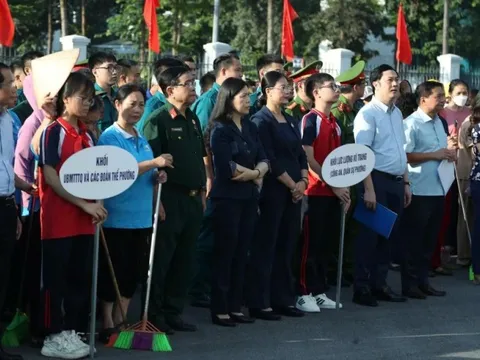 Phường Cầu Giấy ra quân tổng vệ sinh môi trường