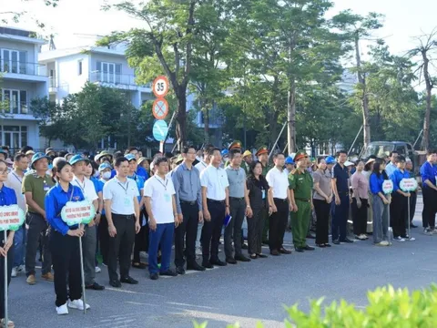 Phường Phú Thượng ra quân đồng bộ: Chung tay xây dựng vùng đất đáng sống và văn minh