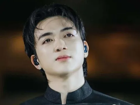 "Hoàng tử ballad" gây sốt với hình ảnh thời học lớp 3 xuất hiện ở Gặp nhau cuối tuần