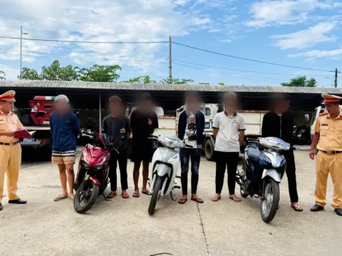 Triệu tập 6 thiếu niên mang theo hung khí, điều khiển xe mô tô lạng lách