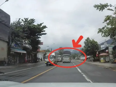 "Vượt ẩu" bị gửi clip đến Cục CSGT, tài xế lĩnh án phạt