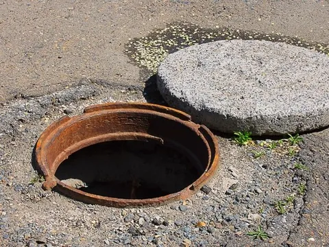 3 người nhảy xuống hố ga cứu công nhân mắc kẹt, tất cả đều tử vong