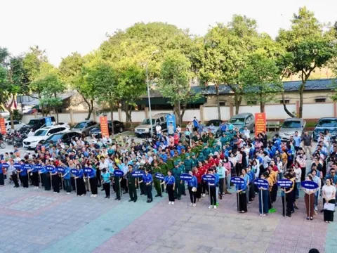 Lĩnh Nam ra quân tổng vệ sinh môi trường, hưởng ứng phong trào “Sáng - Xanh - Sạch - Đẹp”
