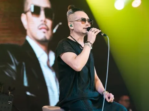 Jimmii Nguyễn khiến khán giả thổn thức với những ca khúc bất hủ