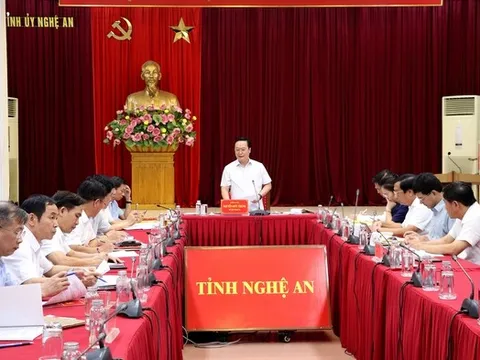 Chống lãng phí khâu tổ chức đại hội, có lẽ nên làm sớm hơn?