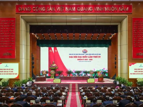 Phát triển Tập đoàn có tiềm lực mạnh, quản trị hiện đại, năng lực cạnh tranh cao, tiên phong trong chuyển dịch năng lượng và tăng trưởng xanh bền vững