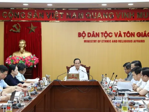 Cử cán bộ hỗ trợ công tác dân tộc, tôn giáo cho địa phương vận hành chính quyền 2 cấp