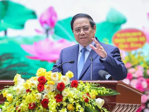 Thủ tướng: Đột phá phát triển các phương thức giao thông, thúc đẩy giao thông xanh và đô thị thông minh