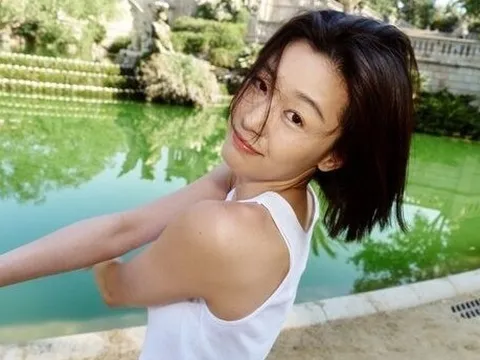 "Mợ chảnh" Jeon Ji Hyun và cú lột xác đầy ngoạn mục ở tuổi 44