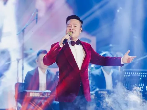 NSƯT Hoàng Tùng say đắm hát “Ngọt ngào khi yêu”