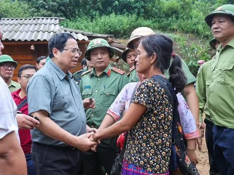 Thủ tướng yêu cầu chậm nhất tháng 9 phải bố trí đất, xây dựng lại nhà ở cho các hộ bị mất nhà do thiên tai