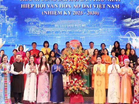 Dấu ấn tôn vinh, lan tỏa giá trị di sản áo dài Việt Nam