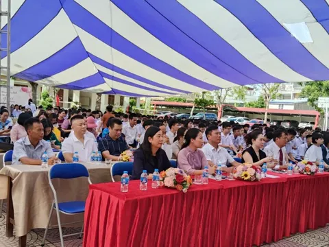 Chi hội Luật gia Doanh nhân và Công chức Hải Phòng truyên truyền pháp luật cho học sinh