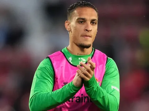 Đồng đội cũ lên tiếng, Antony tiến gần khả năng trở lại Real Betis