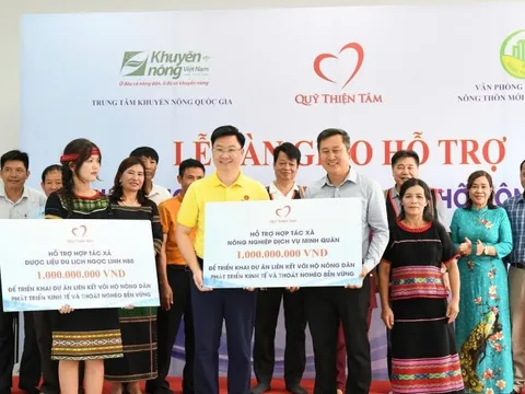 Quỹ Thiện Tâm đón nhận Huân chương Lao động hạng Nhất của Chủ tịch nước