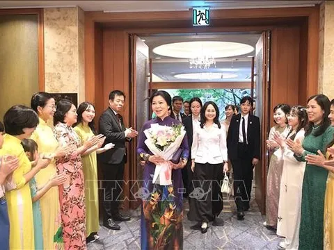 Phu nhân Ngô Phương Ly gặp mặt thân tình các cô dâu Việt Nam tại Hàn Quốc