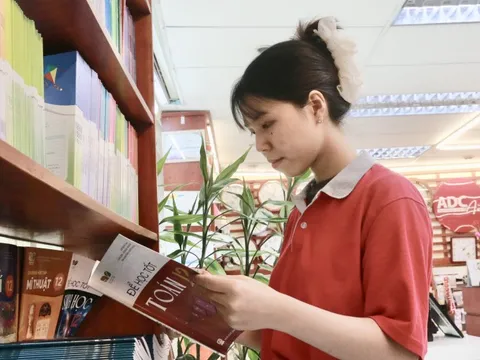 Mua sách giáo khoa: Phụ huynh lựa chọn nơi uy tín tránh hàng giả