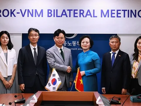 Việt Nam - Hàn Quốc bàn giải pháp tăng chỉ tiêu tiếp nhận lao động