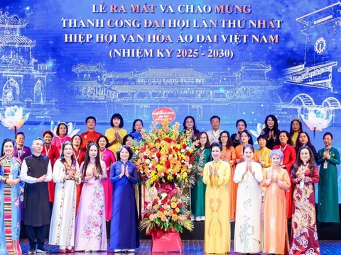 Nỗ lực định vị Áo dài như thương hiệu văn hoá quốc gia đối với bạn bè quốc tế