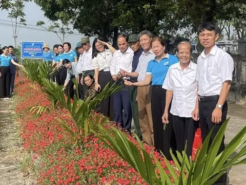 Xã Ứng Thiên: Nhiều tuyến đường hoa chào mừng Đại hội Đảng bộ lần thứ I