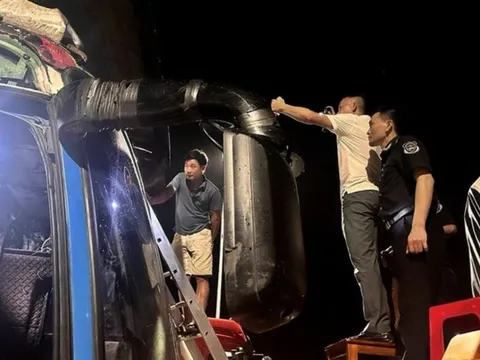 Thủ đoạn của nhóm đối tượng giấu hổ trên xe khách để vận chuyển xuyên biên giới về Việt Nam