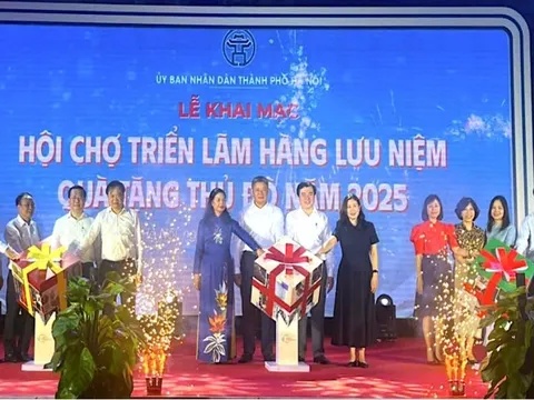 Khai mạc Hội chợ triển lãm hàng lưu niệm, quà tặng Thủ đô năm 2025