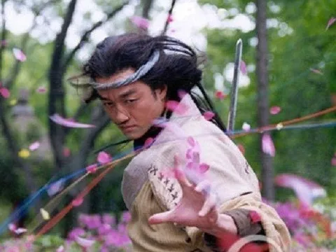 Kiếm hiệp Kim Dung: Điều khiến võ công của Lệnh Hồ Xung từ tầm thường trở thành vô địch