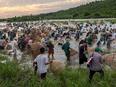 Độc đáo lễ hội đánh cá truyền thống lớn nhất ở Hà Tĩnh
