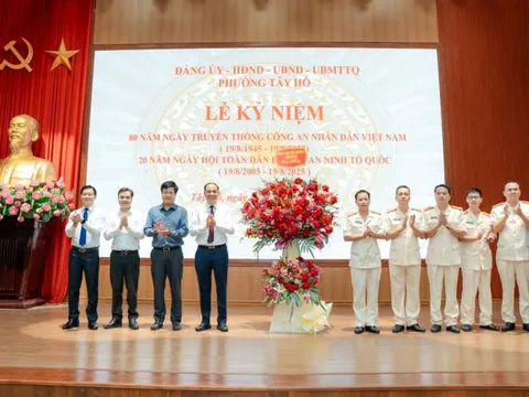 Phường Tây Hồ long trọng kỷ niệm 80 năm Ngày truyền thống Công an nhân dân Việt Nam