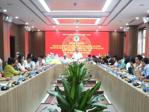 Người cao tuổi không đứng ngoài cuộc cách mạng số và xanh