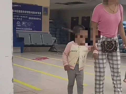 Bị dao đâm vào đầu, bé gái có thái độ khiến cả bệnh viện sốc nặng