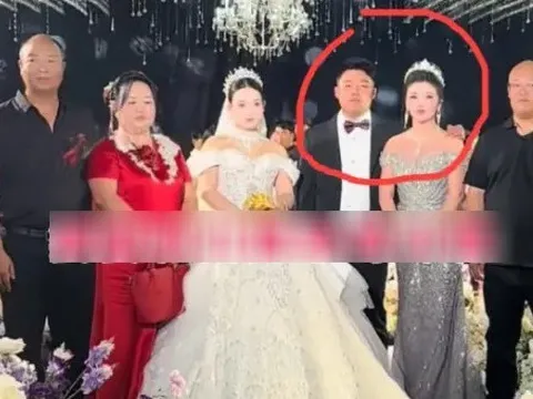 Xuất hiện tại đám cưới con trai, mẹ chú rể diện chiếc váy khiến ai nấy ngán ngẩm