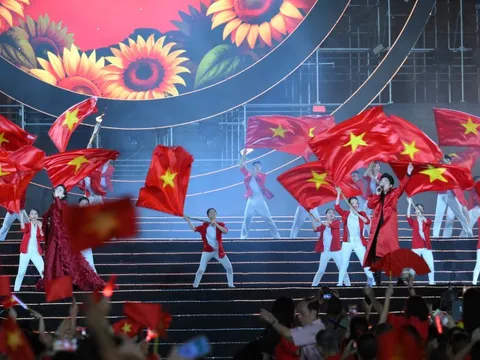 'Tự hào là người Việt Nam' nhịp cầu kết nối triệu trái tim