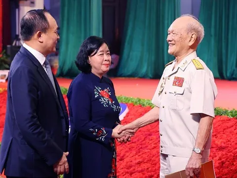 Kế thừa và phát huy truyền thống anh hùng