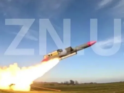 Ukraine hé lộ vũ khí chiến lược: Tên lửa hành trình Flamingo nặng gấp 4 lần Tomahawk