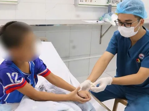Bản tin 20/8: Cứu sống bệnh nhi 9 tuổi uống nhầm Methadone khiến tim ngừng đập