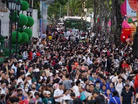 Hàng trăm đội y tế ứng trực phục vụ lễ diễu binh, diễu hành A80