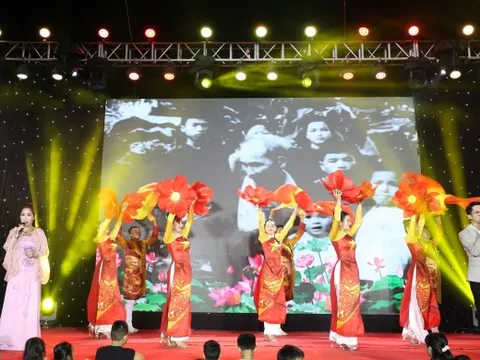 Xã Mê Linh tổ chức Chương trình nghệ thuật chào mừng kỷ niệm 80 năm Cách mạng Tháng Tám thành công và Quốc khánh 2/9