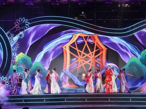 “Hà Nội - Sáng mãi khát vọng Việt Nam” khắc họa chân thực một Hà Nội đổi mới, năng động và hội nhập ​