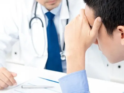 Đi khám vì đột ngột bị chảy máu, người đàn ông sốc nặng trước thông báo của bác sĩ