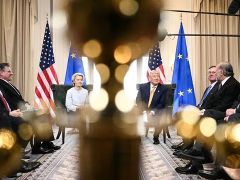EU, Mỹ công bố chi tiết thỏa thuận thương mại: Đây mới chỉ là “bước đầu tiên”
