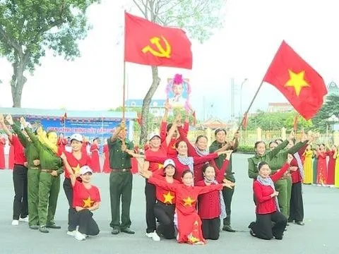 Phúc Thọ rực rỡ Ngày hội Dân vũ và Áo dài