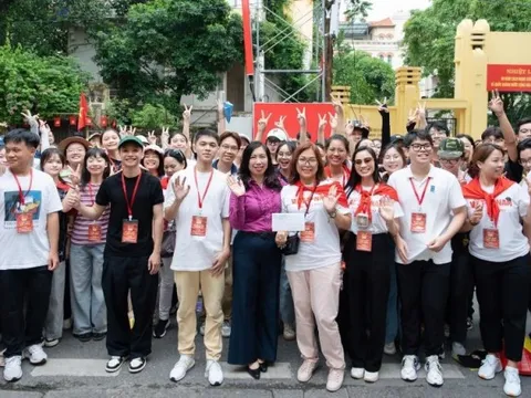 Lần đầu tiên kiều bào có khối diễu hành riêng tại Quảng trường Ba Đình