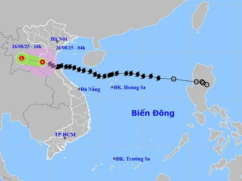 Khẩn trương khắc phục 44 điểm giao thông bị ách tắc do bão số 5
