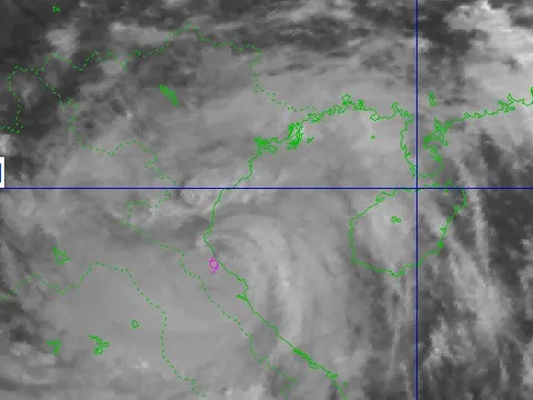 Cảnh báo nước dâng do bão và ngập lụt khu vực ven biển