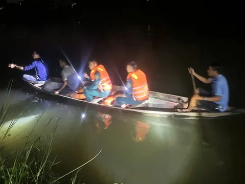 Bé gái 3 tuổi mất tích bí ẩn khi thăm vườn cùng bà