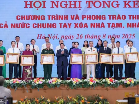 Ngành Ngân hàng đồng hành xóa nhà tạm, nhà dột nát trên cả nước