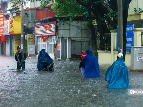 "Dị thường" như bão số 5: Mưa to sầm sập đến bao giờ?