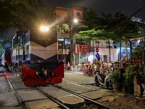 Tạm dừng chạy tàu vào trung tâm Hà Nội trong dịp 2/9