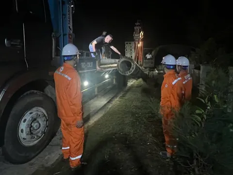 Trên 1,3 triệu khách hàng của EVNNPC đã được cấp điện trở lại sau bão số 5